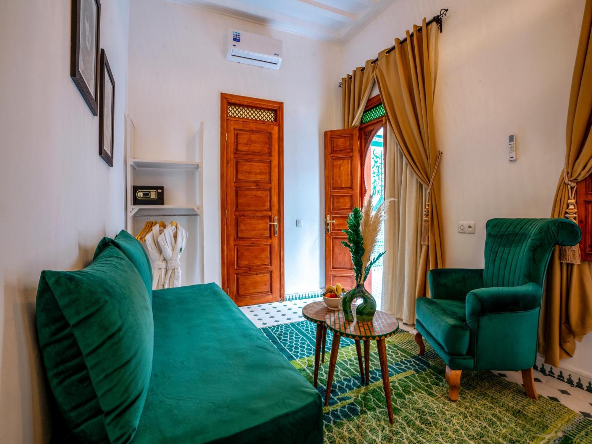 Dar Al-Famila Hamam & Spa Marrakesh Bagian luar foto