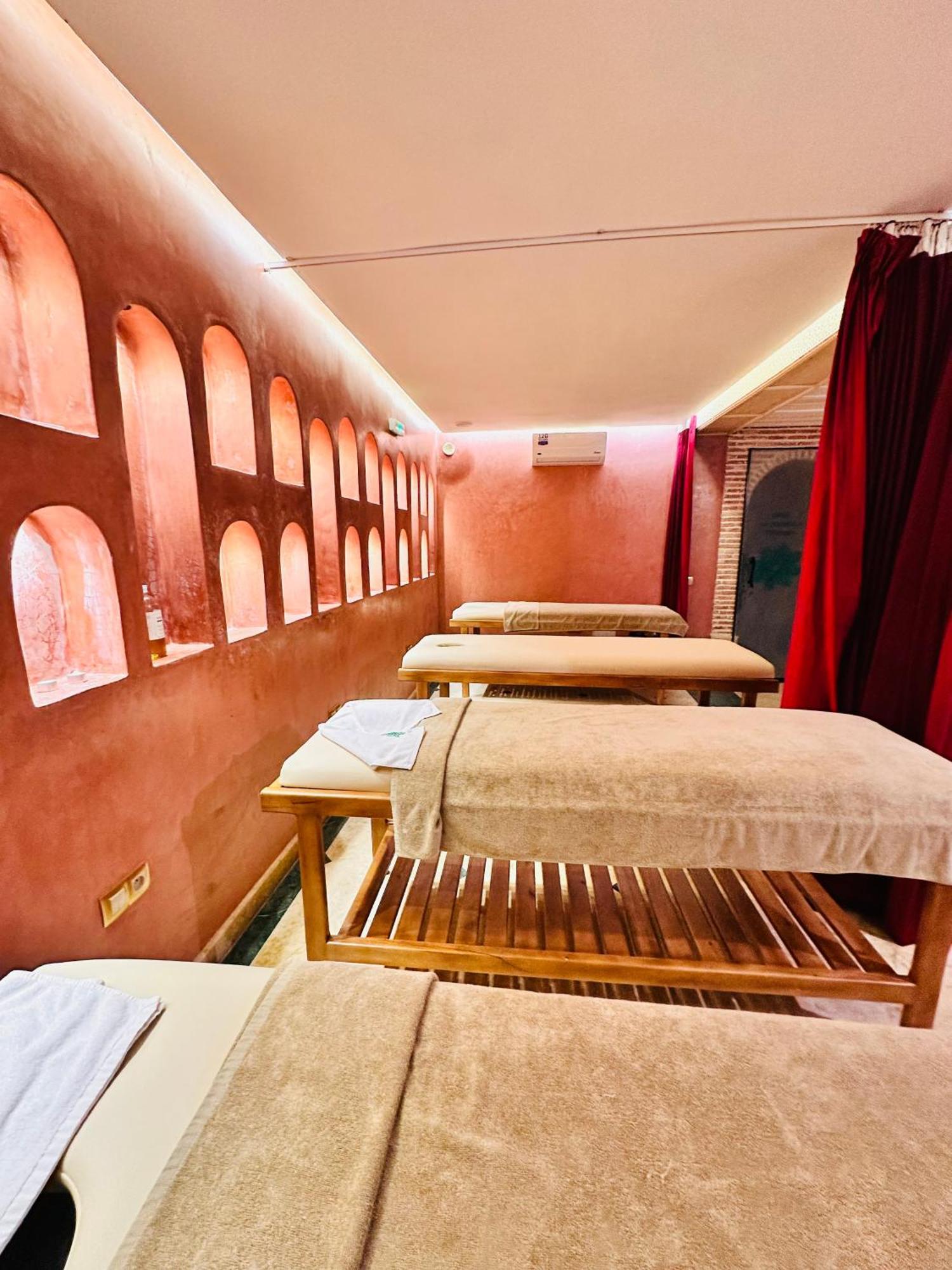 Dar Al-Famila Hamam & Spa Marrakesh Bagian luar foto